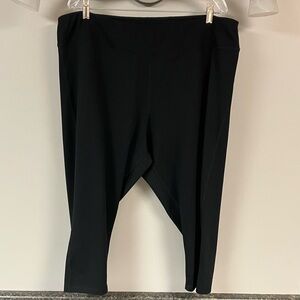 3/$15 ❤️ 3/2  JMS black Capri leggings 3x 22/24w